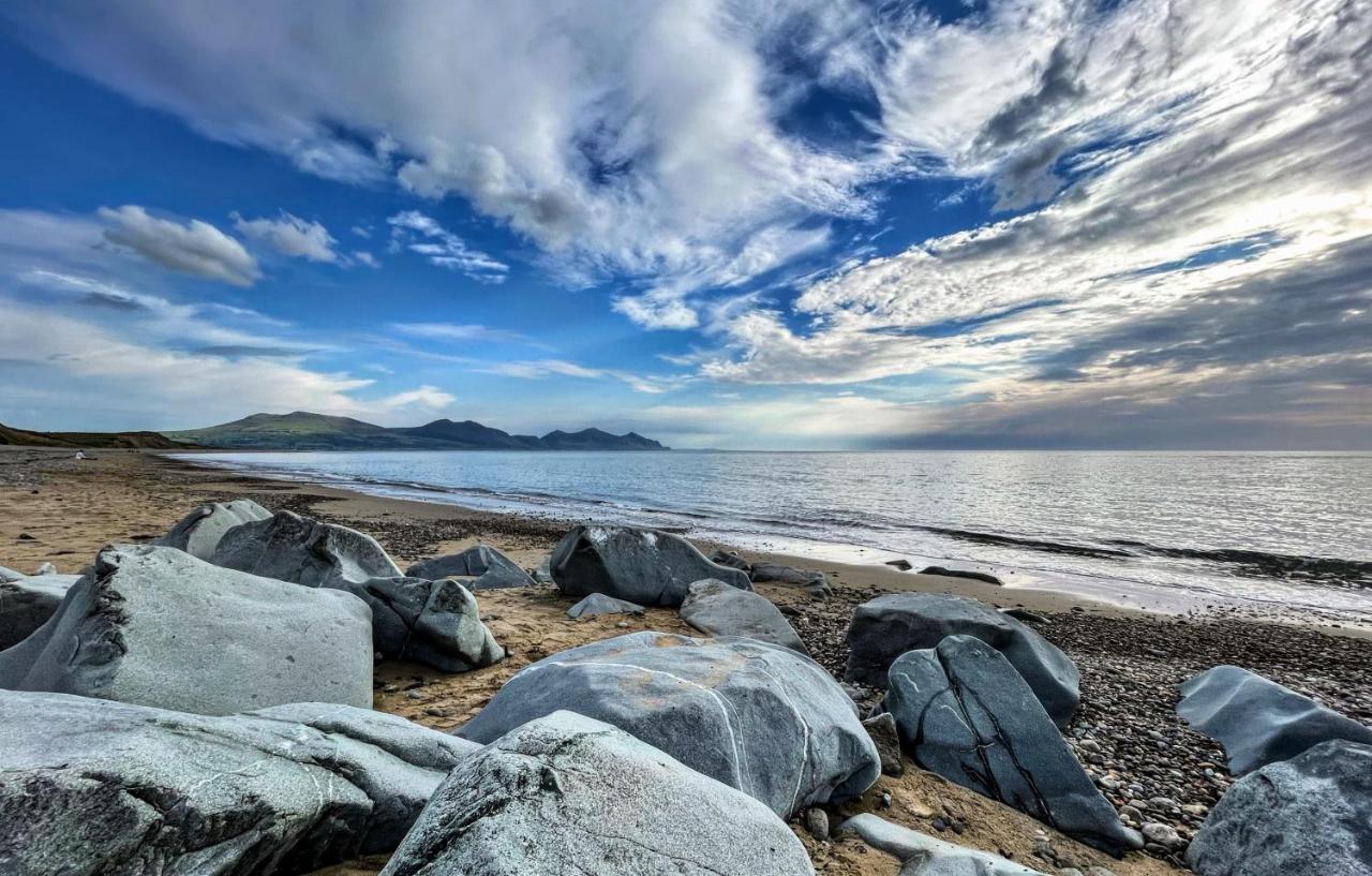 Вилла Mynydd A Mor Trefor  Экстерьер фото